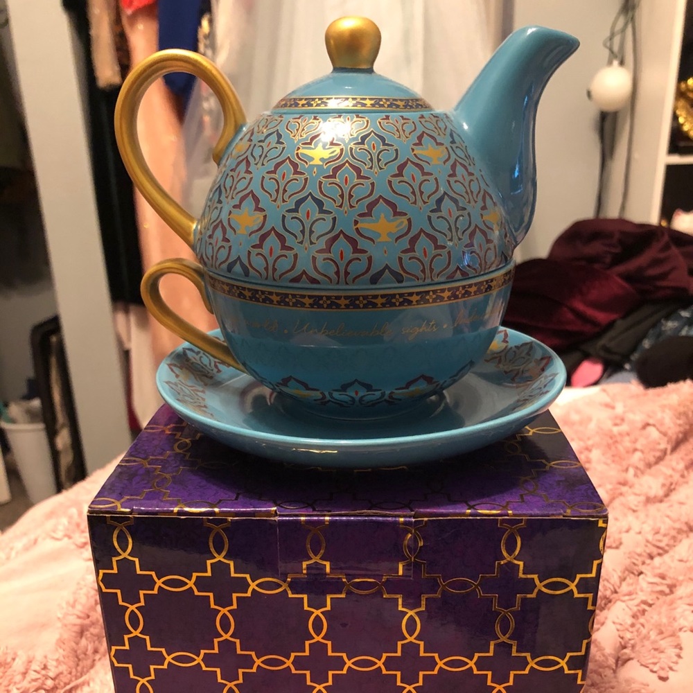 Disney Aladdin on Broadway Teapot set